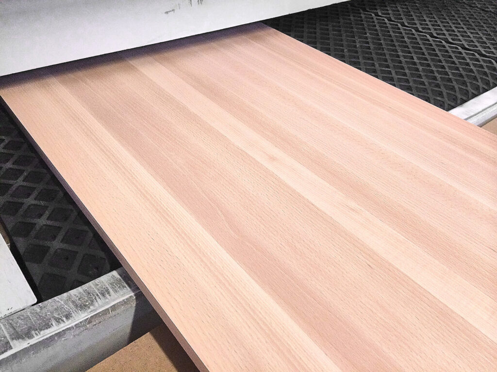 geschleiftes holz