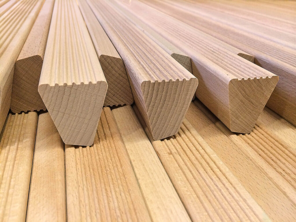 profiliertes holz borchen